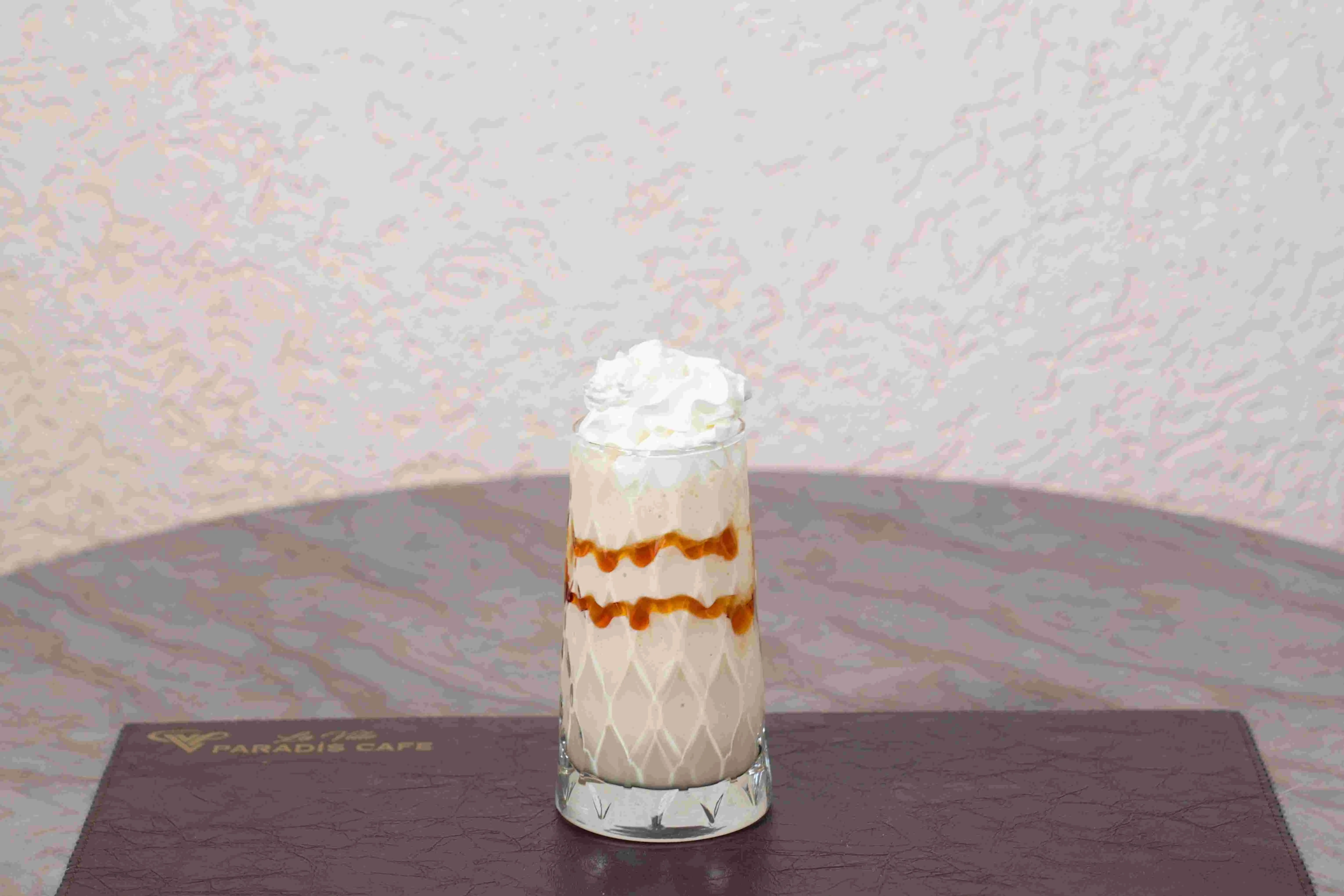 KARAMELLİ MİLKSHAKE 